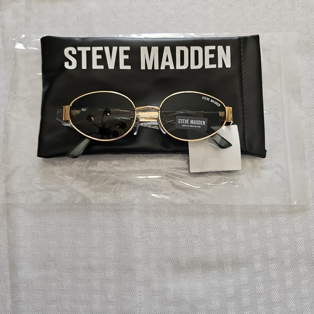 Steve Madden Mystie Oval Sunglasses Gold‎ Frame Black Lens NWT